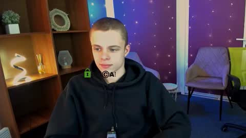 Snapshot of veldi_to chatting on 12/15/25, 12:20 veldi_to online show from 12/15/25, 12:20