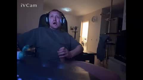 Snapshot of velikiibelyi17 chatting on 11/01/25, 06:21 Deniel online show from 11/01/25, 06:21