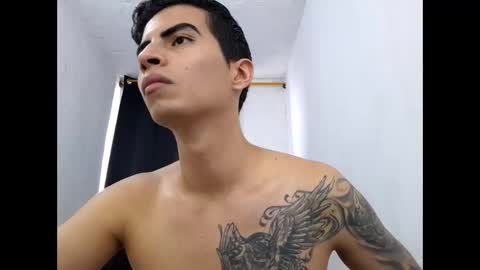 velk_hot1 online show from 12/19/24, 05:08