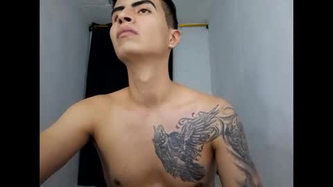velk_hot1 online show from 01/06/25, 11:52