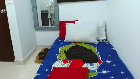 velk_hot1 online show from 11/25/25, 02:39