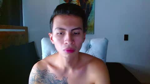 velk_hot1 online show from 02/18/26, 12:23
