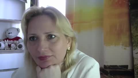 velka_raspberry online show from 05/06/26, 08:08