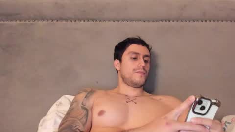 Emm online show from 02/11/26, 03:33