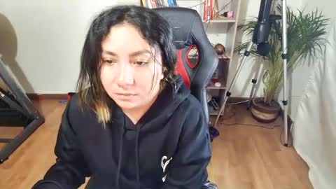 Snapshot of vellarossa chatting on 01/20/25, 12:57 Im VelaI will be Christmas and New Year with my family December 22 to January 13 I will miss you guys. online show from 01/20/25, 12:57