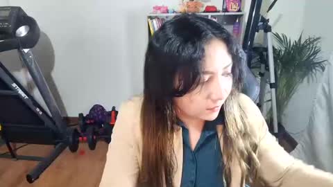 Snapshot of vellarossa chatting on 02/02/25, 01:55 Im VelaI will be Christmas and New Year with my family December 22 to January 13 I will miss you guys. online show from 02/02/25, 01:55