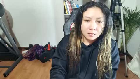 Snapshot of vellarossa chatting on 02/11/25, 02:57 Im VelaI will be Christmas and New Year with my family December 22 to January 13 I will miss you guys. online show from 02/11/25, 02:57