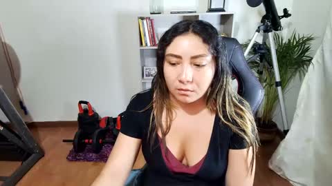 Snapshot of vellarossa chatting on 03/02/25, 01:47 Im VelaI will be Christmas and New Year with my family December 22 to January 13 I will miss you guys. online show from 03/02/25, 01:47