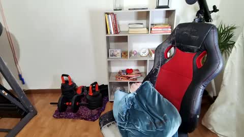 Snapshot of vellarossa chatting on 03/02/25, 04:50 Im VelaI will be Christmas and New Year with my family December 22 to January 13 I will miss you guys. online show from 03/02/25, 04:50
