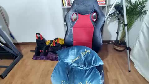 Snapshot of vellarossa chatting on 03/09/25, 01:56 Im VelaI will be Christmas and New Year with my family December 22 to January 13 I will miss you guys. online show from 03/09/25, 01:56