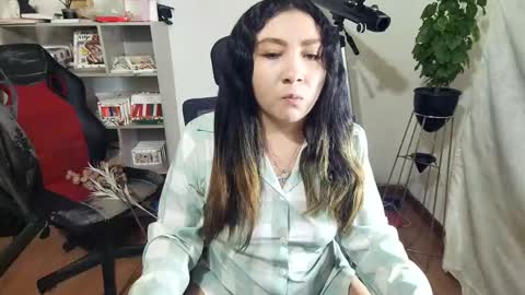 Snapshot of vellarossa chatting on 09/23/25, 03:09 Im VelaI will be Christmas and New Year with my family December 22 to January 13 I will miss you guys. online show from 09/23/25, 03:09