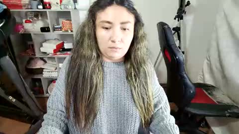 Snapshot of vellarossa chatting on 04/20/26, 04:04 Im VelaI will be Christmas and New Year with my family December 22 to January 13 I will miss you guys. online show from 04/20/26, 04:04