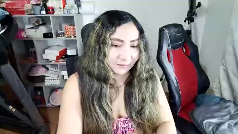 Snapshot of vellarossa chatting on 05/10/26, 05:01 Im VelaI will be Christmas and New Year with my family December 22 to January 13 I will miss you guys. online show from 05/10/26, 05:01