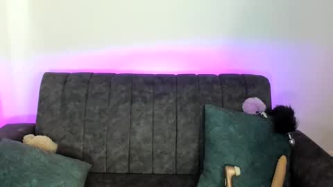 Snapshot of velmoon chatting on 12/05/25, 08:27 velmoon online show from 12/05/25, 08:27