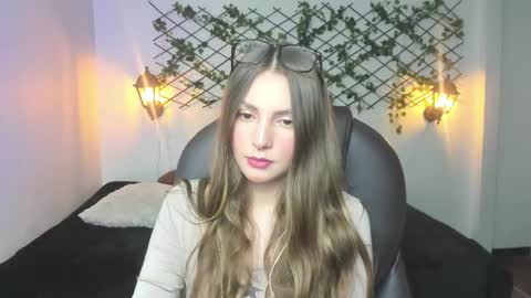 Sophi  online show from 03/24/26, 12:15