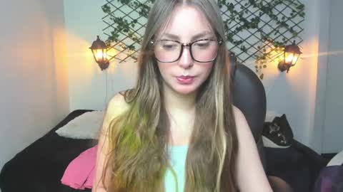 Sophi  online show from 03/25/26, 12:38