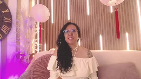 Snapshot of velvet_curly chatting on 05/14/26, 12:23 Emma Curly online show from 05/14/26, 12:23