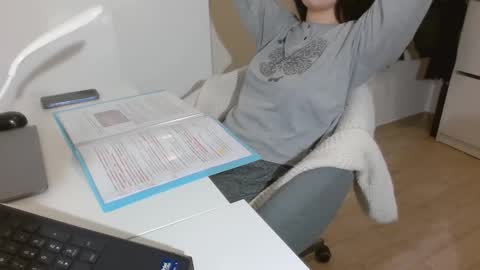 Snapshot of velvet_desiree chatting on 02/08/26, 05:27 Velvet Desiree online show from 02/08/26, 05:27