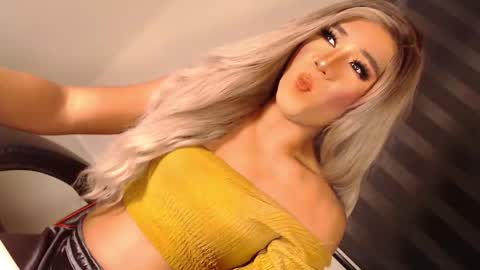 Snapshot of velvet_fux chatting on 11/01/25, 09:17 Richy will make you fall in love online show from 11/01/25, 09:17