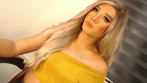 Snapshot of velvet_fux chatting on 11/06/25, 12:33 Richy will make you fall in love online show from 11/06/25, 12:33