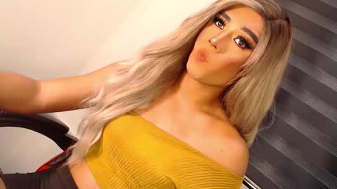 Snapshot of velvet_fux chatting on 11/09/25, 02:54 Richy will make you fall in love online show from 11/09/25, 02:54