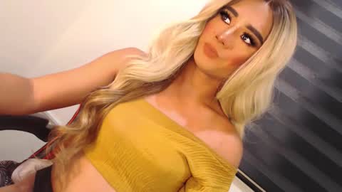 Snapshot of velvet_fux chatting on 11/13/25, 11:09 Richy will make you fall in love online show from 11/13/25, 11:09