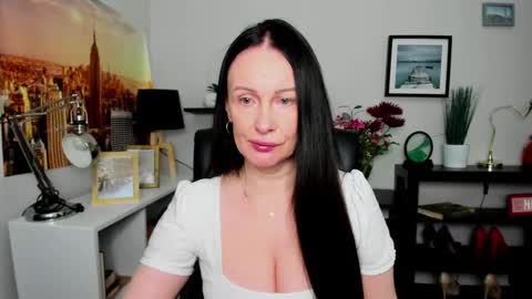 Snapshot of velvet_jasmine chatting on 09/16/25, 05:41 Jasmine online show from 09/16/25, 05:41