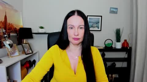 Snapshot of velvet_jasmine chatting on 10/14/25, 05:30 Jasmine online show from 10/14/25, 05:30