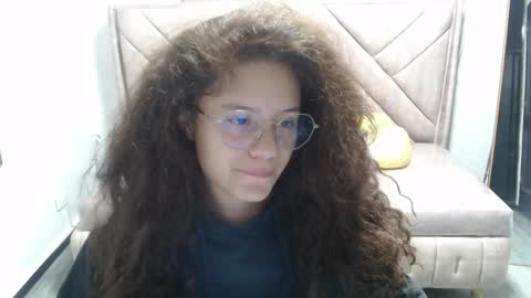 velvet_moon_v online show from 11/11/25, 01:22