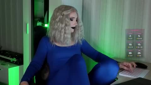 Violet online show from 11/11/25, 10:15