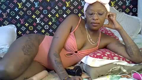 velvet online show from 10/22/25, 04:35