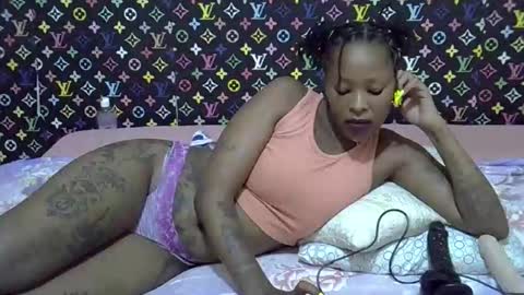 Snapshot of velvet_temptress chatting on 02/05/26, 01:27 velvet online show from 02/05/26, 01:27