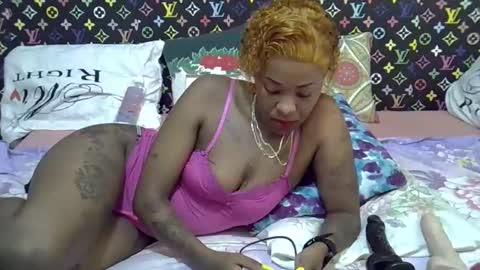 Snapshot of velvet_temptress chatting on 02/19/26, 06:20 velvet online show from 02/19/26, 06:20