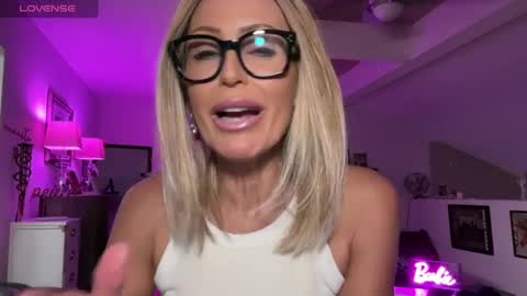 VelvetBarbie online show from 01/18/25, 06:03