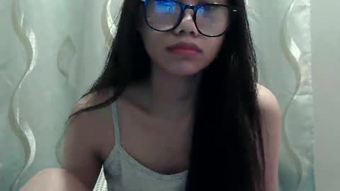 Snapshot of velvetcharm_19 chatting on 11/17/25, 02:06 Cassy Pinay online show from 11/17/25, 02:06