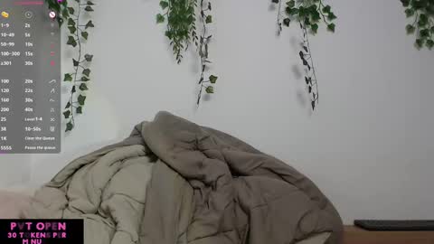 Snapshot of velvetcrystal chatting on 03/01/25, 03:32 Crystal PVT OPEN online show from 03/01/25, 03:32