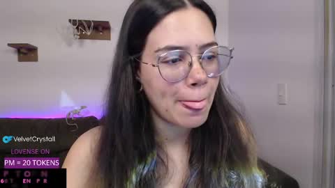 Snapshot of velvetcrystal chatting on 10/10/25, 06:56 Crystal PVT OPEN online show from 10/10/25, 06:56