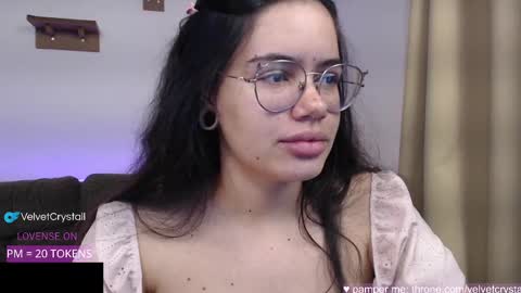 Snapshot of velvetcrystal chatting on 11/18/25, 01:33 Crystal PVT OPEN online show from 11/18/25, 01:33