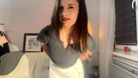 Snapshot of velvetfumble chatting on 06/02/26, 09:28 Emma online show from 06/02/26, 09:28