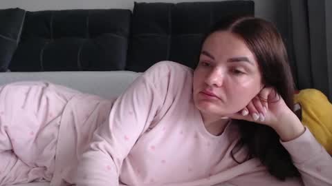 velvetmoon123 online show from 05/08/26, 07:46
