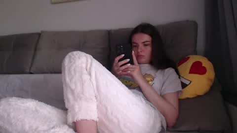 velvetmoon123 online show from 05/20/26, 05:24