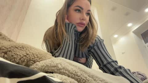 velvetqueen99 online show from 04/13/26, 07:19