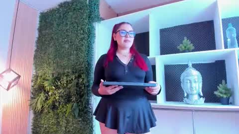 velvetscarlett online show from 02/26/26, 12:15