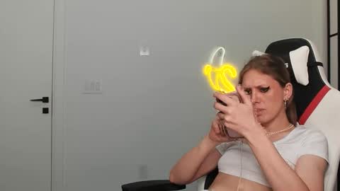 Snapshot of velvettgirl chatting on 02/09/26, 08:29 VelvetTGirl online show from 02/09/26, 08:29