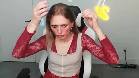 Snapshot of velvettgirl chatting on 02/09/26, 08:35 VelvetTGirl online show from 02/09/26, 08:35