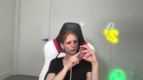 Snapshot of velvettgirl chatting on 02/15/26, 08:13 VelvetTGirl online show from 02/15/26, 08:13