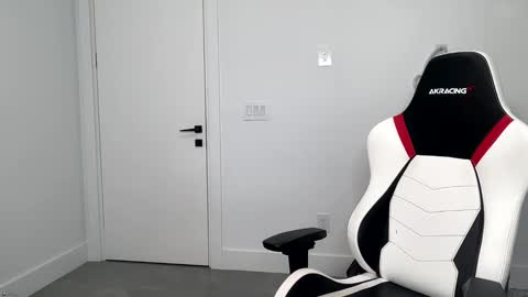 Snapshot of velvettgirl chatting on 02/19/26, 02:18 VelvetTGirl online show from 02/19/26, 02:18