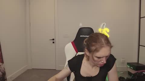 Snapshot of velvettgirl chatting on 02/20/26, 02:41 VelvetTGirl online show from 02/20/26, 02:41