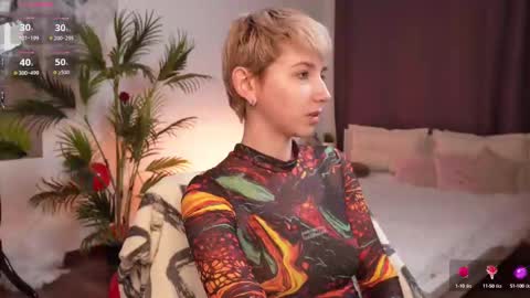 CLEOshort hair  TIna long hair  online show from 02/16/25, 08:00
