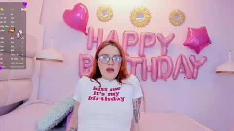 Snapshot of velvetxxvice chatting on 01/10/26, 12:23 Yvonne online show from 01/10/26, 12:23